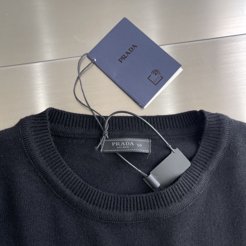 Pra*a sweater